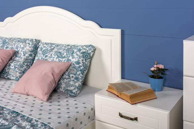 Кровать 1600 Ливерпуль с основанием и тумбой цвет ясень ваниль/белый Кровать 1600 Ливерпуль с основанием и тумбой цвет ясень ваниль/белый