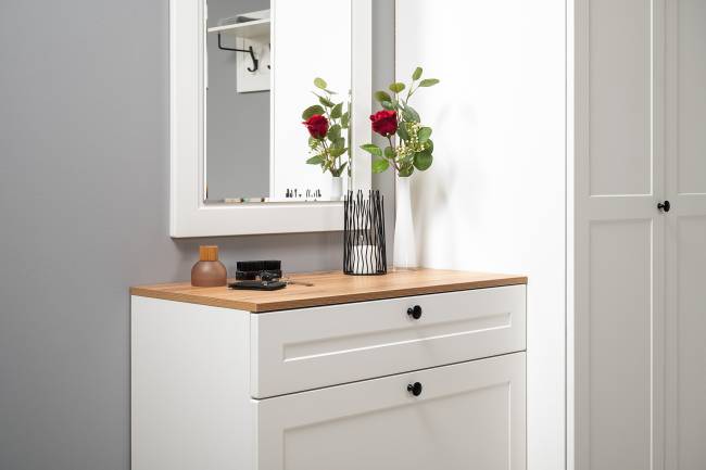 Две обувницы и комод Остин цвет белый шагрень/дуб крафт золотой