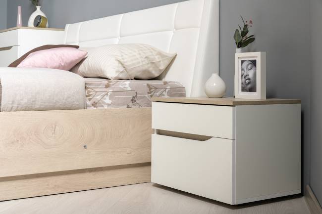 Комплект мебели Муссон № 19 в Вашу спальню цвет белый/чёрный/дуб эндгрейн элегантный/кожзам белый